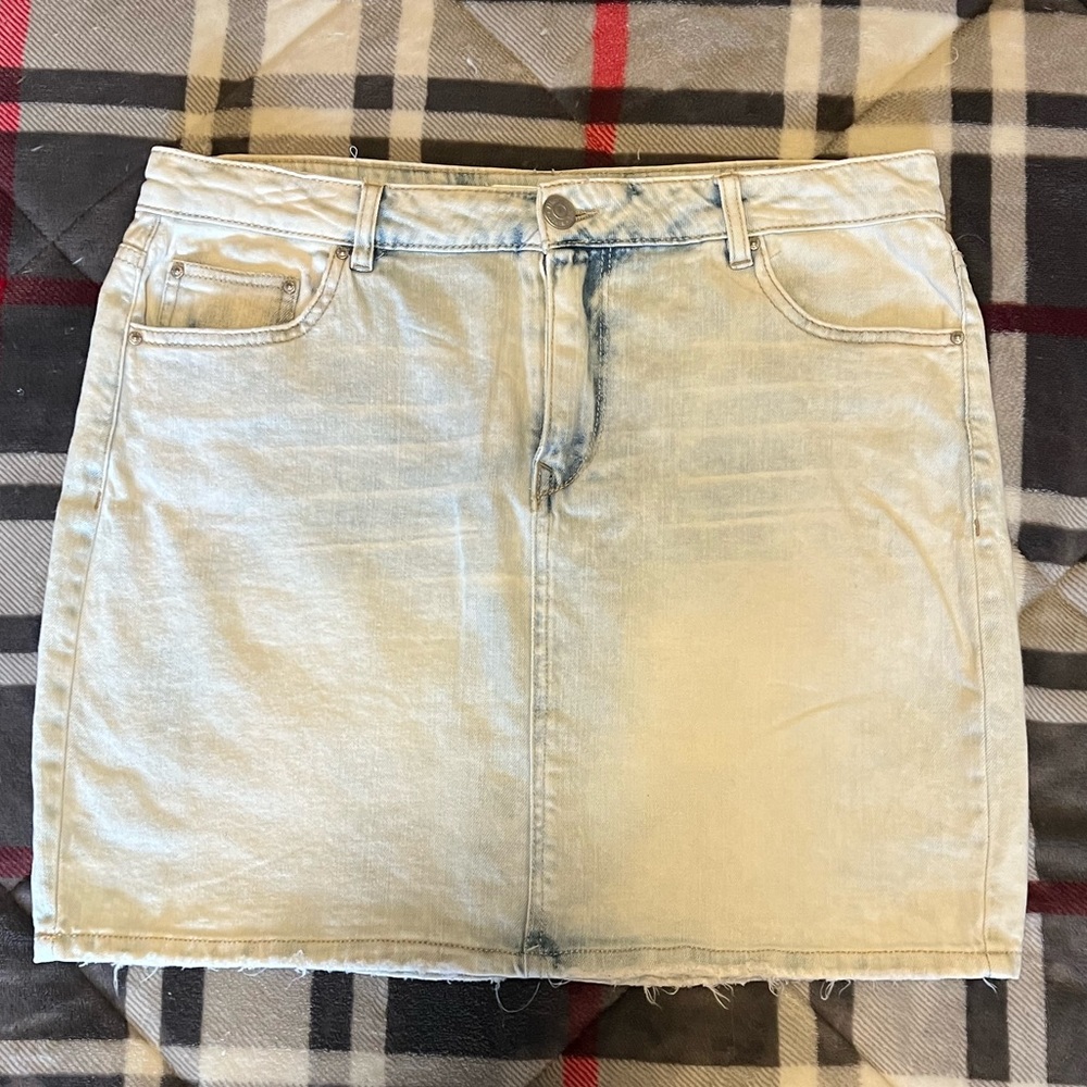 Almost Famous mid-rise denim skirt